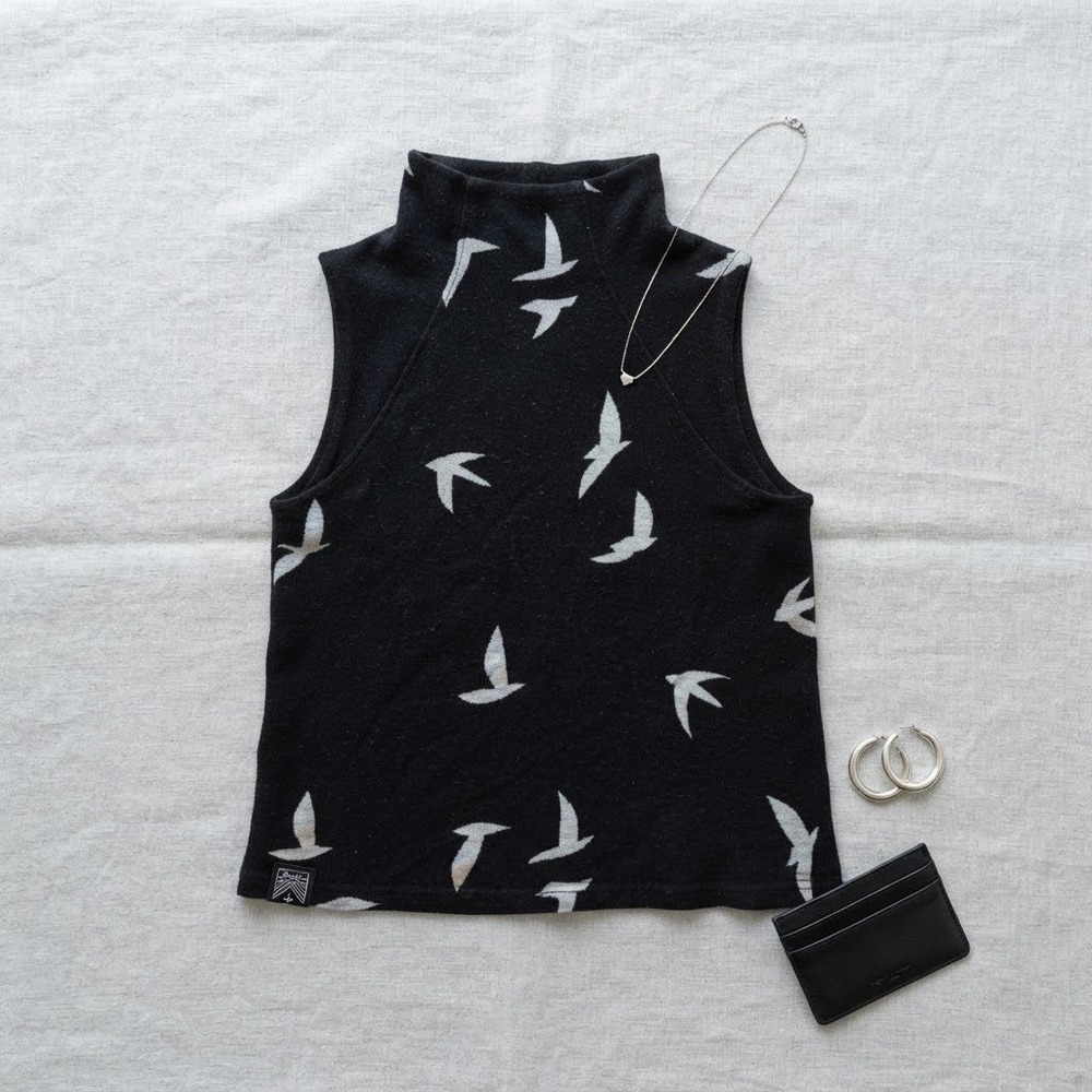 Oiselle Mock Neck Top Womens S Black Bird Print Merino Wool Sleeveless Sport